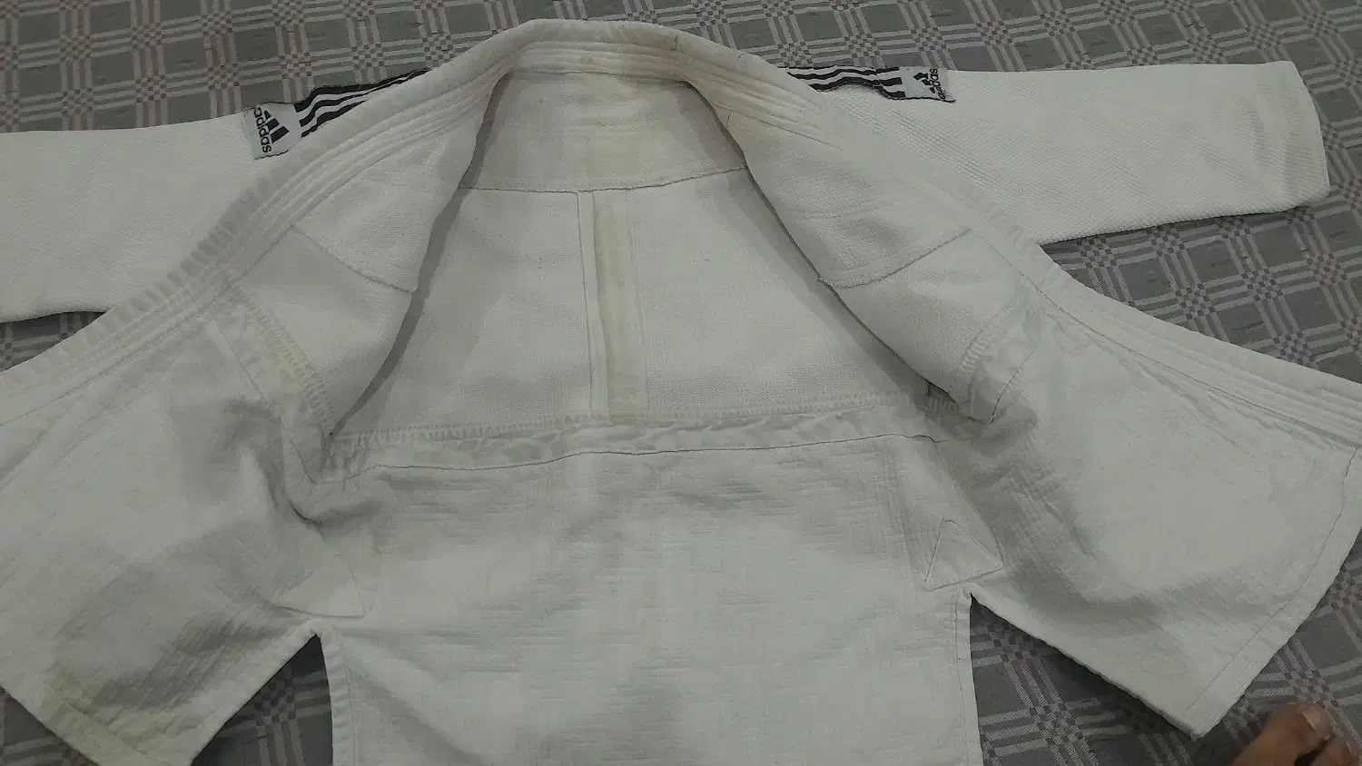 لباس جودو|لباس|رشت, پیرکلاچای|دیوار