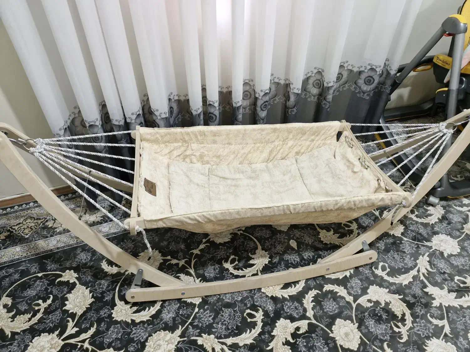 گهواره ننو سنتی|تخت و صندلی بچه|پرند, فاز ۵|دیوار