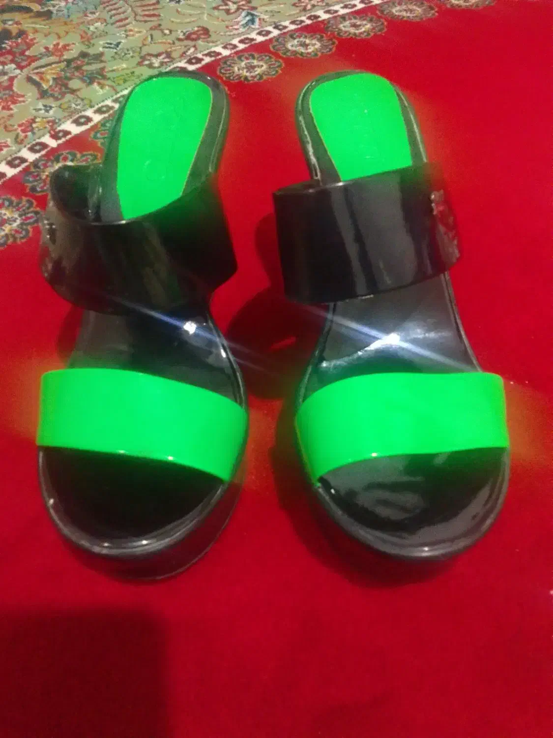 کفش مجلسی|کیف، کفش، کمربند|اقبالیه, |دیوار