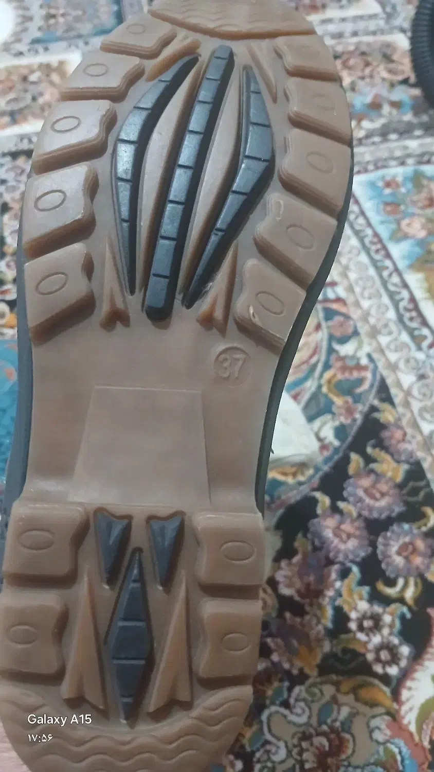 پوتین|کیف، کفش، کمربند|مشهد, شهرک شهید باهنر|دیوار