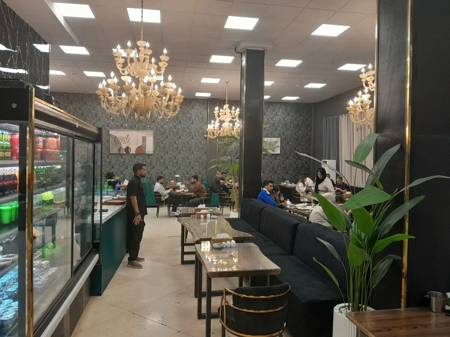 پارکبان|استخدام خدمات فروشگاه و رستوران|تهران, سعادت‌آباد|دیوار