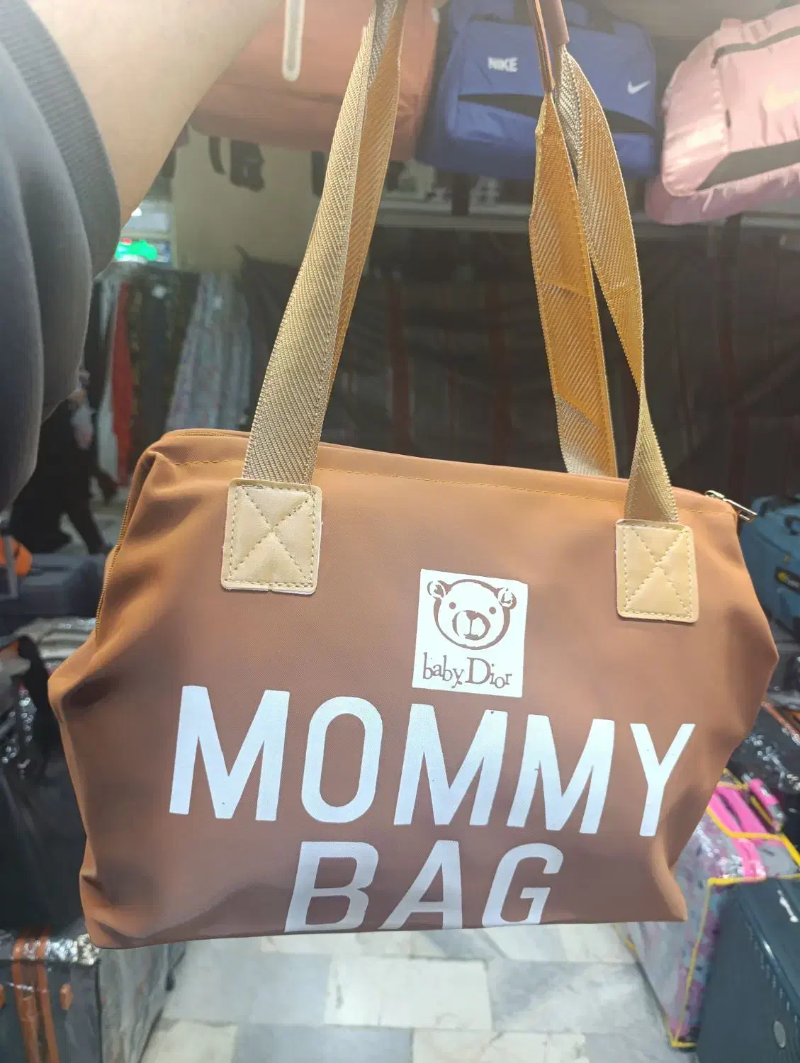 مامی بگ|کیف، کفش، کمربند|همدان, |دیوار