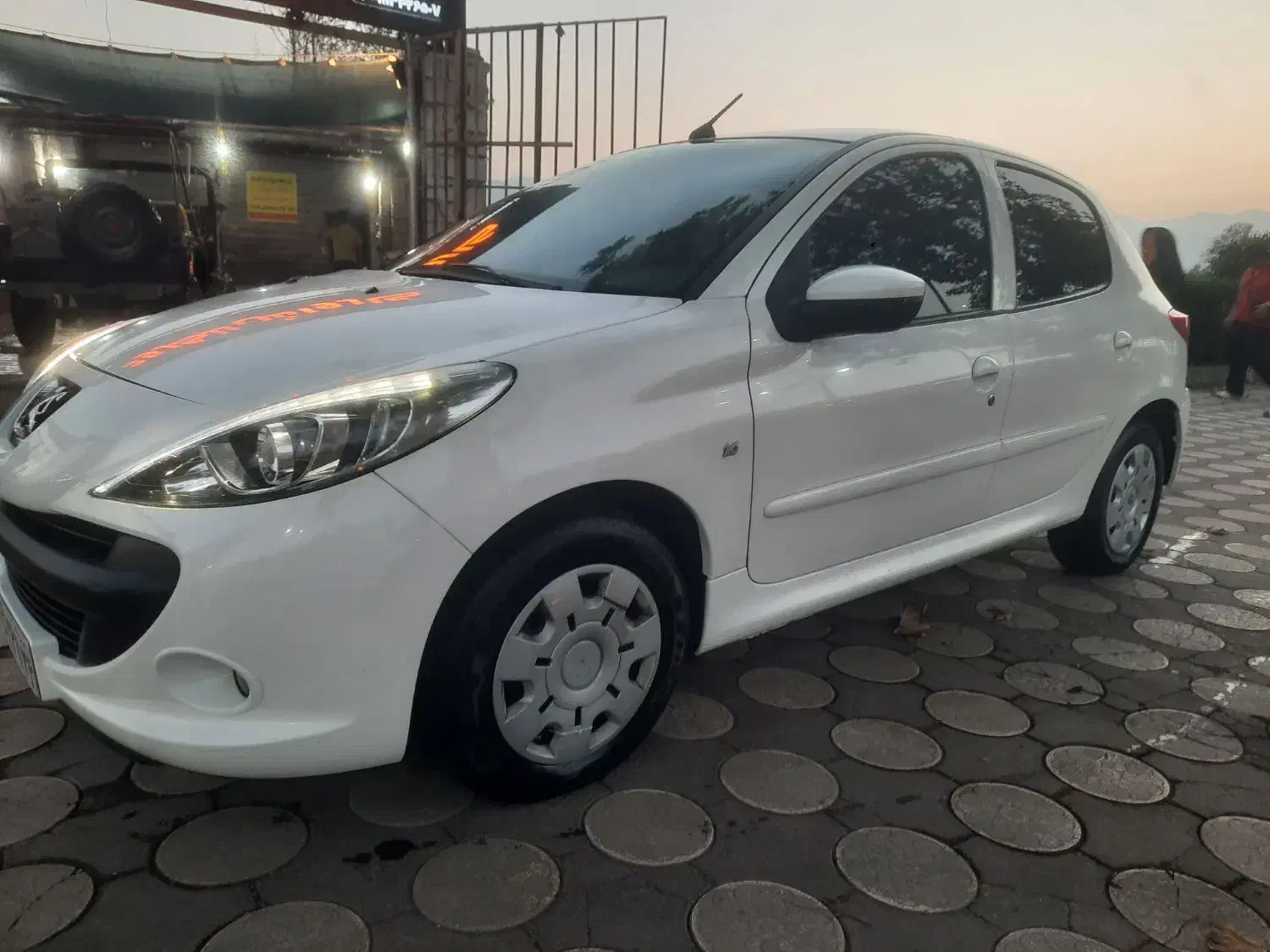 ۲۰۷مدل۱۴۰۱فرمون برقی درجه۱ بیرنگ|خودرو سواری و وانت|رشت, جانبازان|دیوار