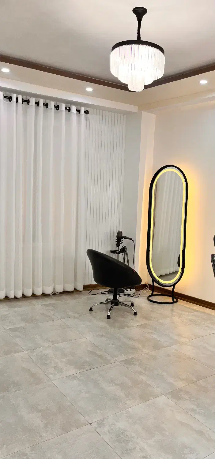 لاین زیبایی ناخن میکرو ابرو اکستنشن مو|اجارهٔ دفتر کار، اتاق اداری، مطب|رشت, معلم|دیوار