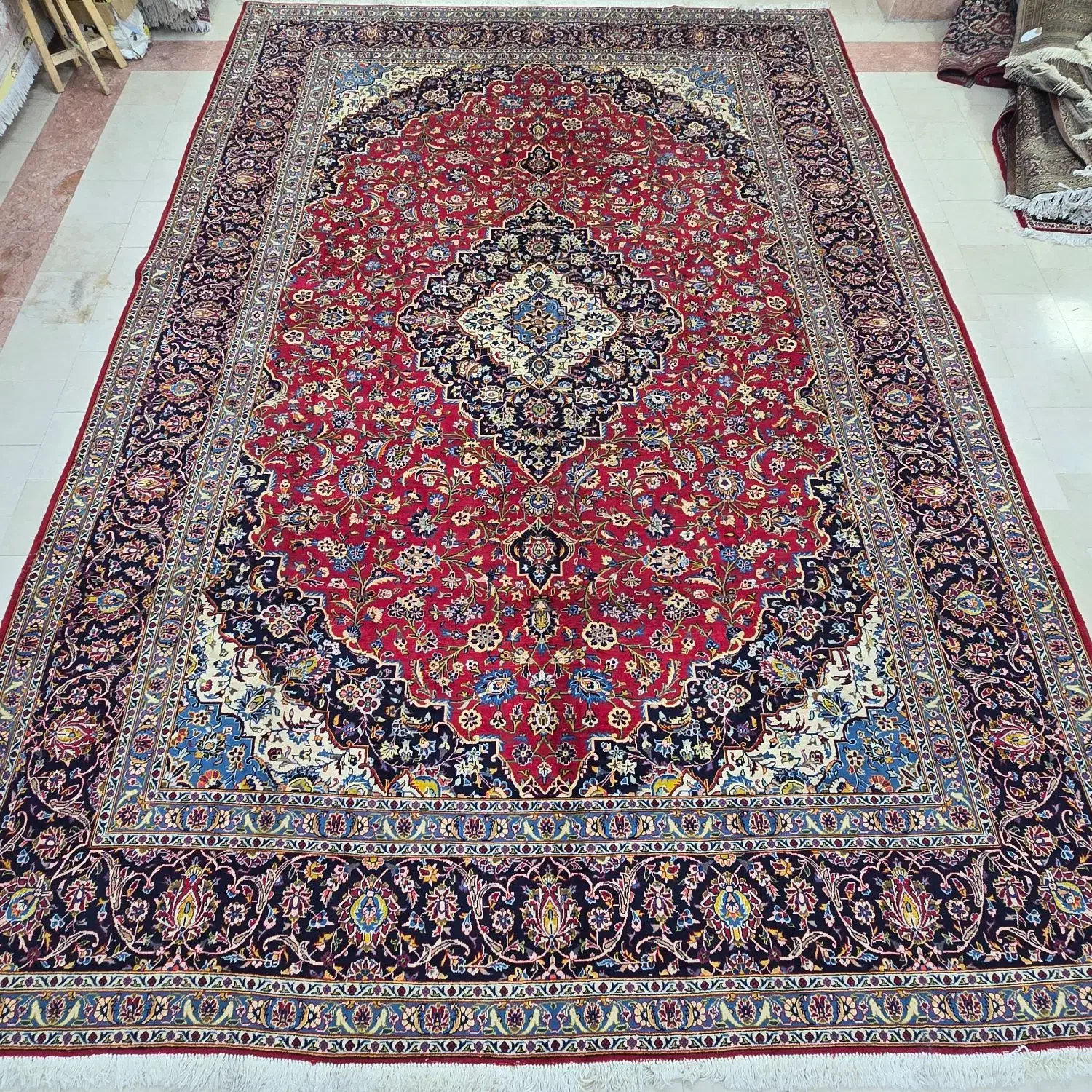 فرش ۱۲ متری لاکی سرمه‌ای دستباف کاشان|فرش|تهران, شیراز|دیوار