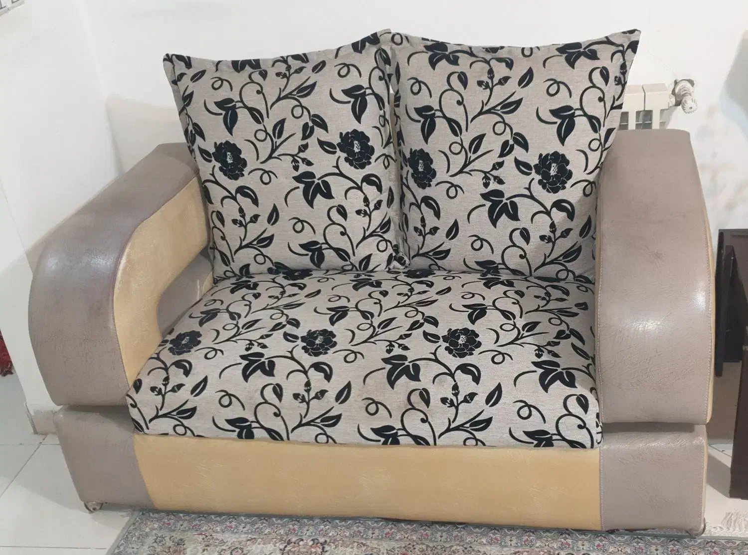 مبل و جلو مبلی و میز نهار خوری|مبلمان خانگی و میز عسلی|رشت, گلباغ نماز|دیوار