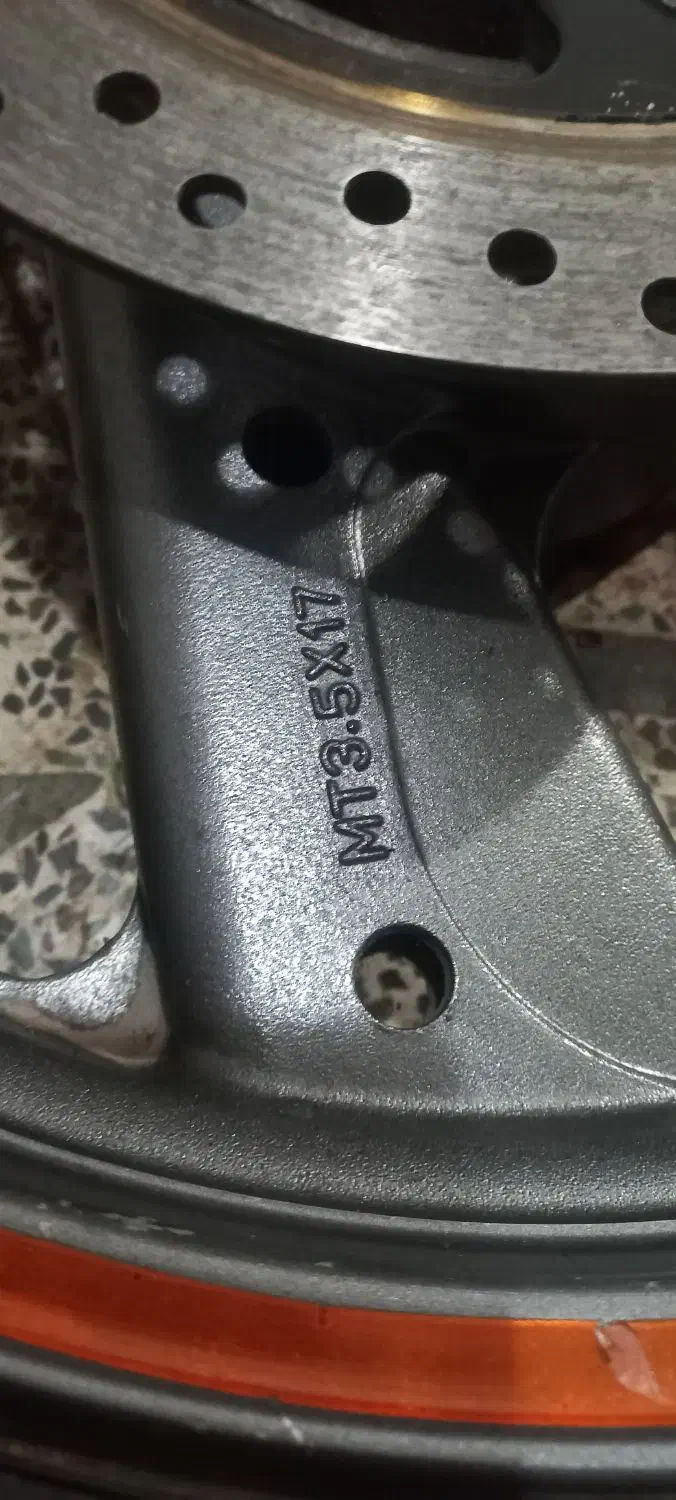 رینگو لاستیک موتور سیکلت.  و کمک فنر|قطعات یدکی و لوازم جانبی|رشت, پیرکلاچای|دیوار