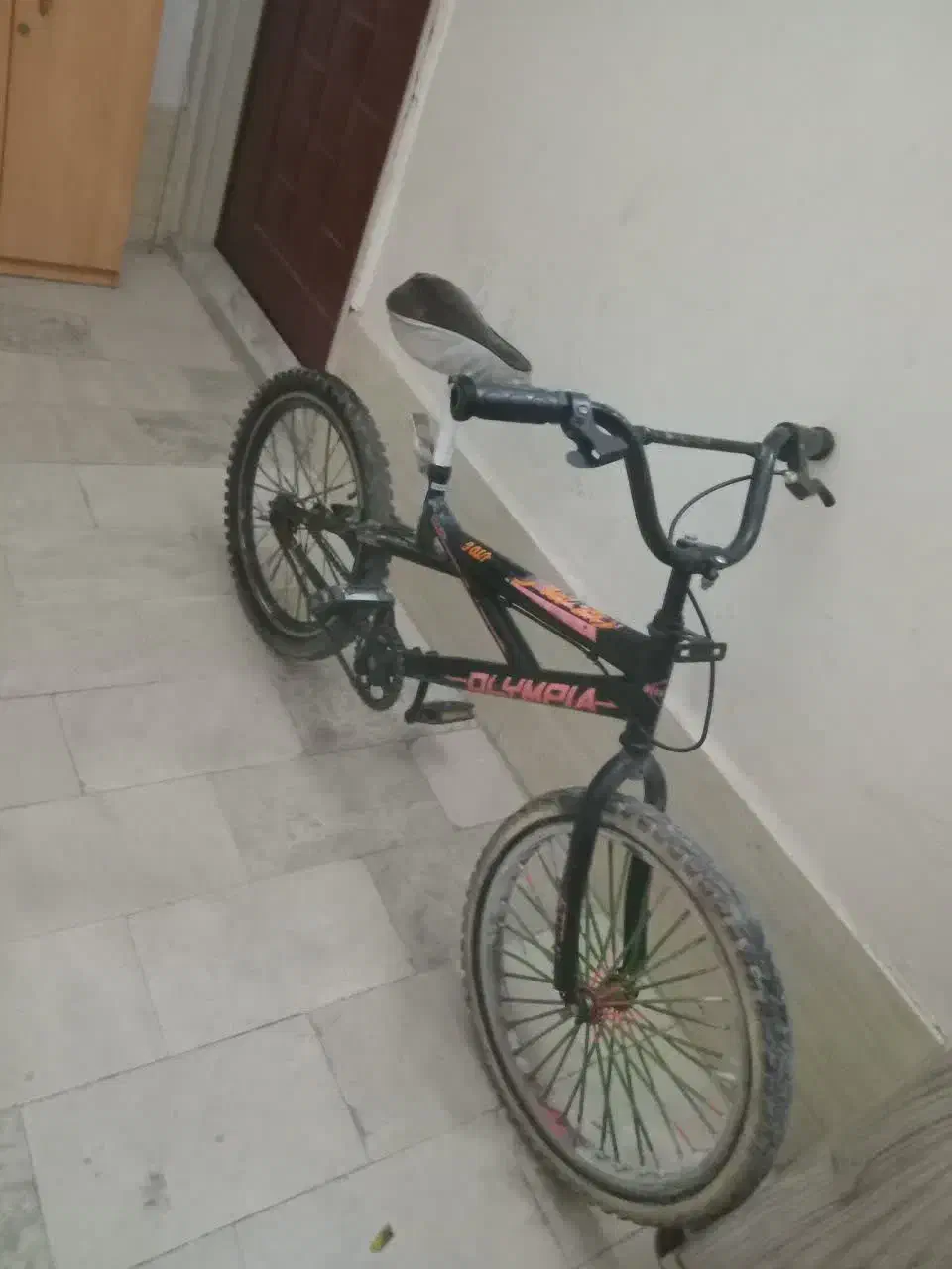 دوچرخه|دوچرخه، اسکیت، اسکوتر|رباطکریم, رباطکریم|دیوار