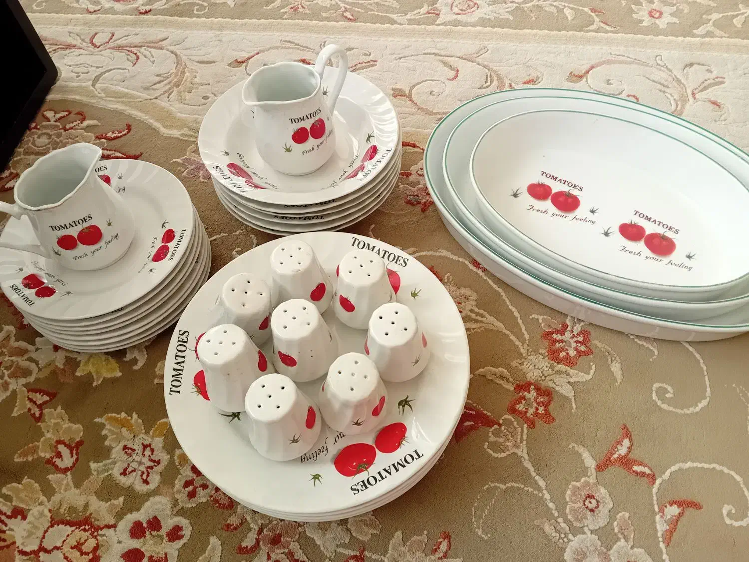 تعدادی ظروف با قیمتی باور نکردنی و مقطوع|ظروف سرو و پذیرایی|کرج, کوی امامیه|دیوار