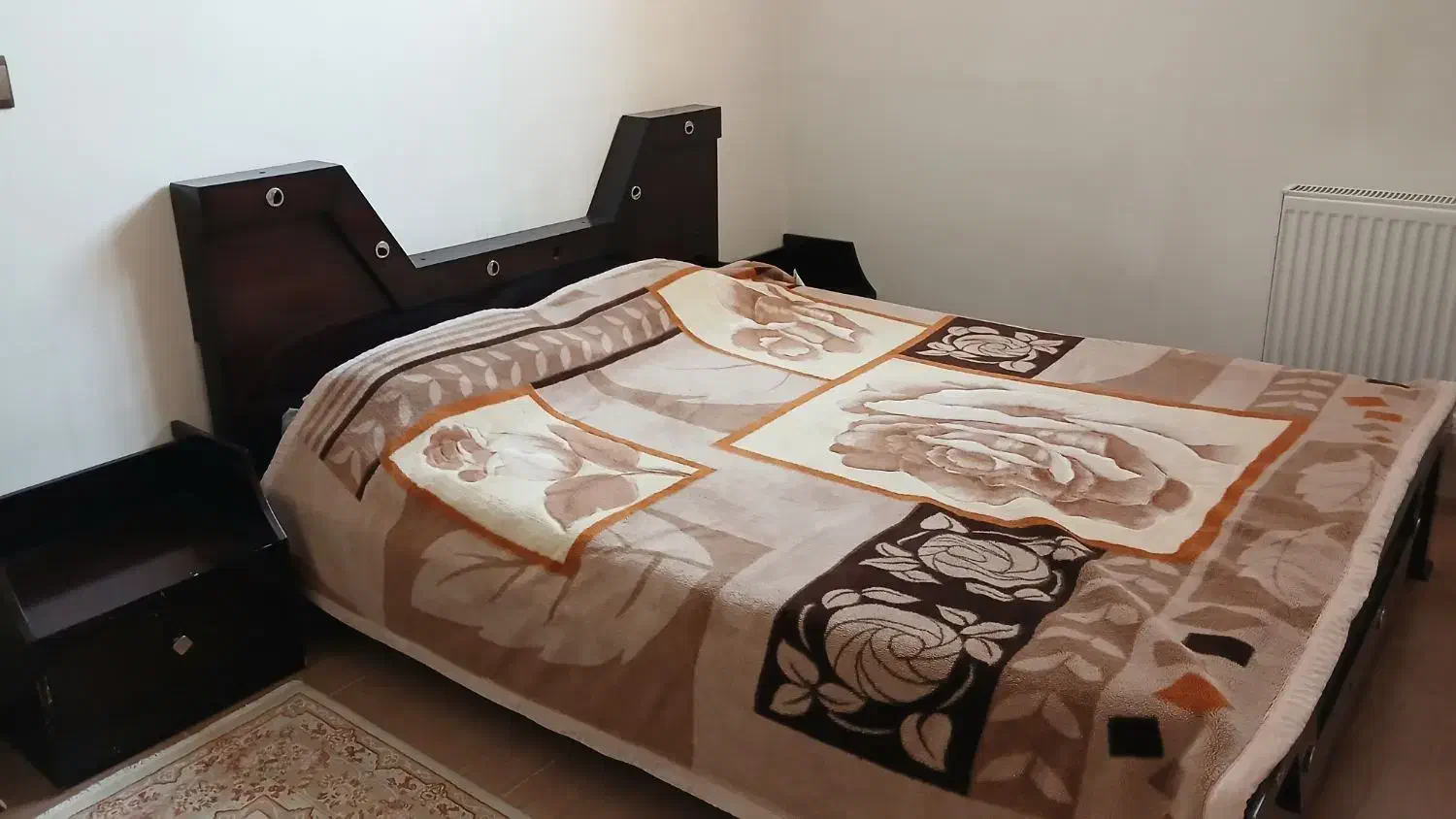 سرویس خواب دو نفره|تخت و سرویس خواب|شاهین‌شهر, خانه کارگر|دیوار