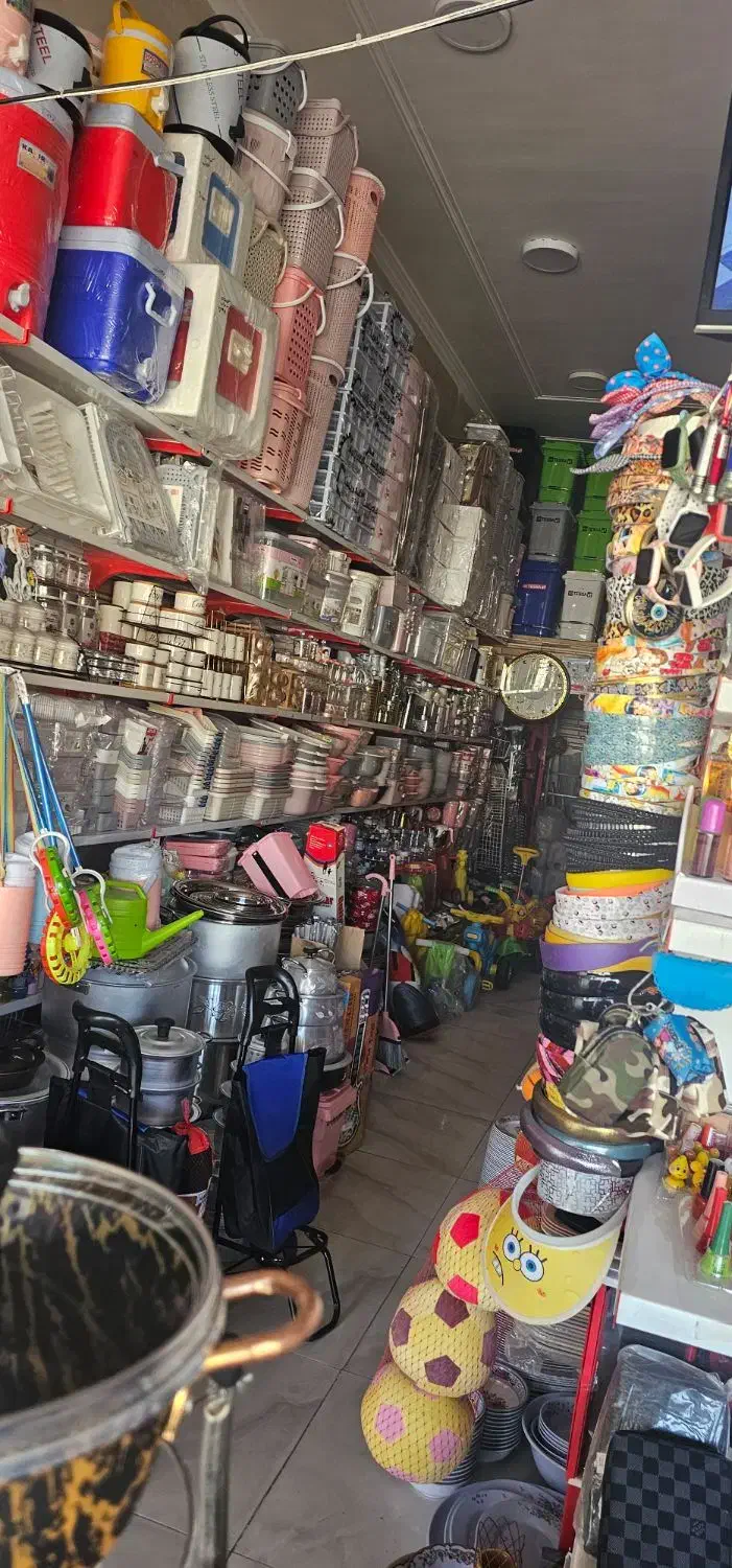 نیازمند فروشنده خانم|استخدام بازاریابی و فروش|یزد, |دیوار