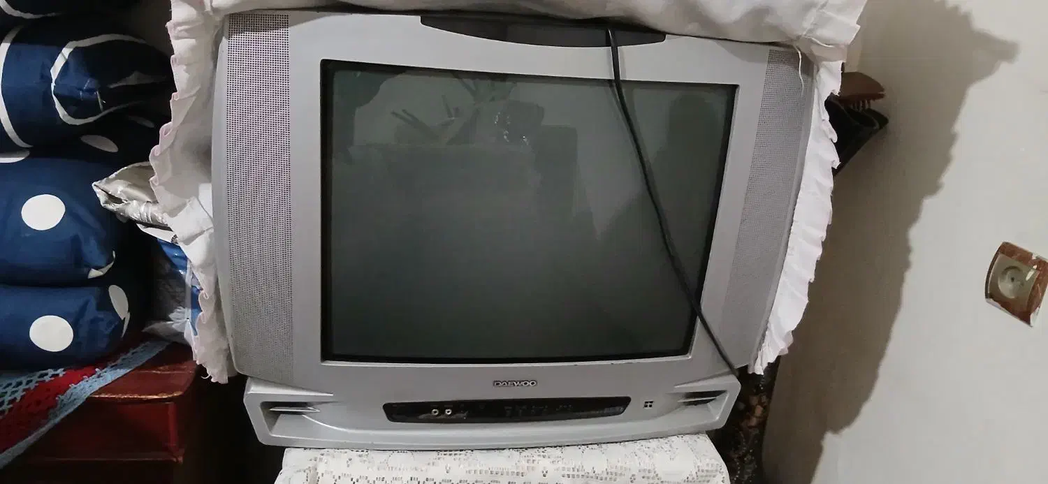 تلوزیون ۲۱ اینچ نو|تلویزیون و پروژکتور|ارومیه, |دیوار