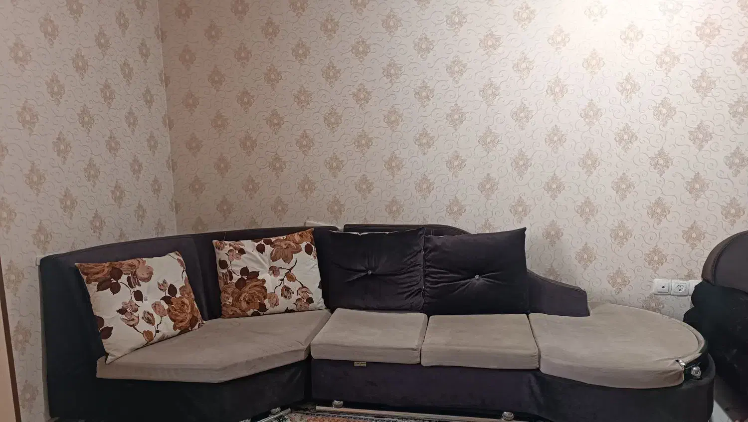 مبل‌9 نفره فوری|مبلمان خانگی و میز عسلی|صدرا-فارس, فاز ۱|دیوار