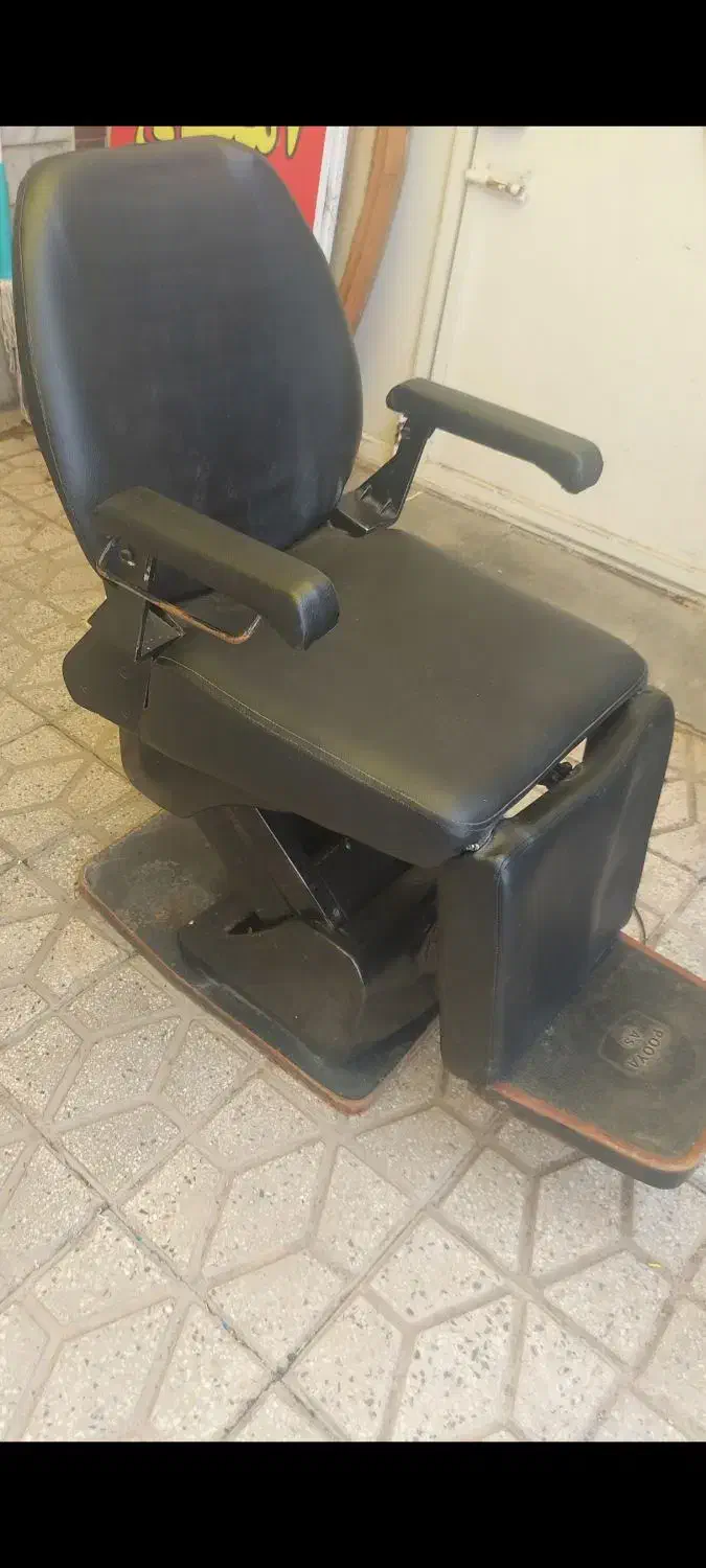 صندلی آرایشگاه|آرایشگاه و سالن‌های زیبایی|بروجرد, |دیوار