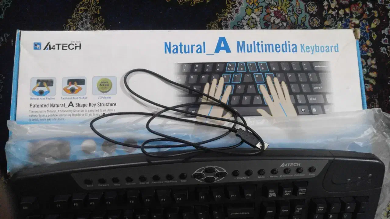 کیبورد کارکرده A4tech و LOGIC|قطعات و لوازم جانبی رایانه|تهران, هاشمی|دیوار
