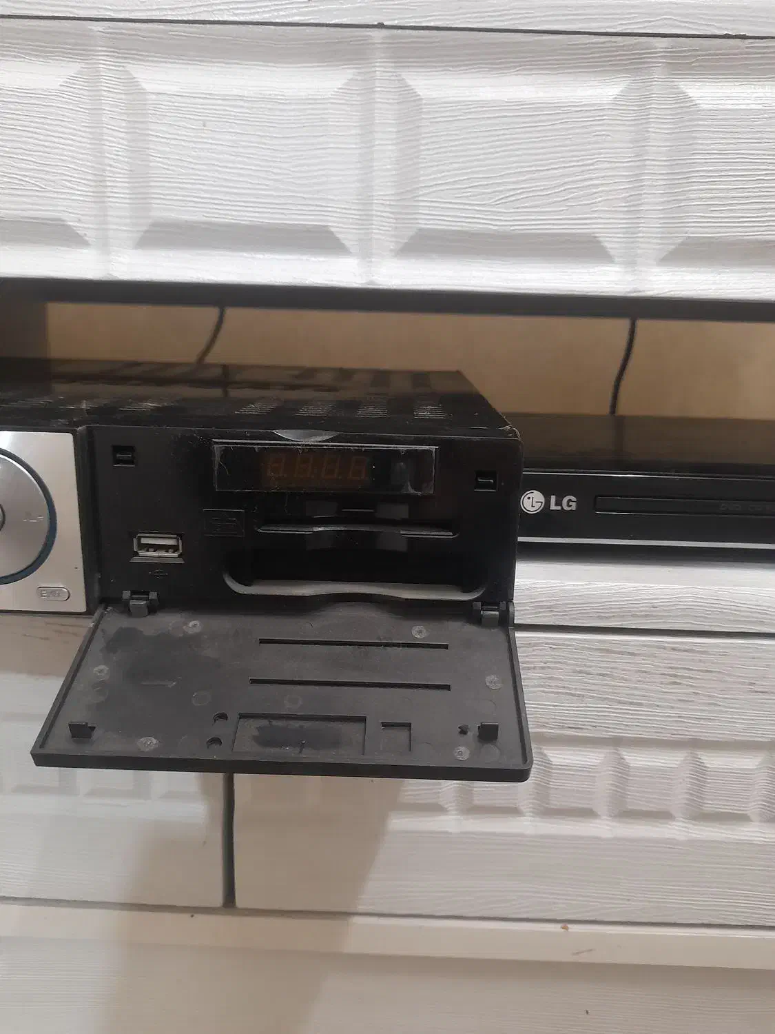 گیرنده دیجیتال|صوتی و تصویری|گلبهار, شهر جدید گلبهار|دیوار