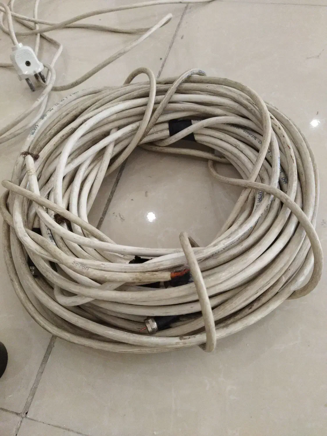 سیم رابط و کابل لوازم تصویری|صوتی و تصویری|رویان, |دیوار