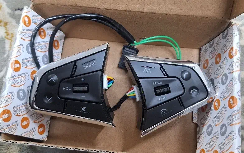 کلید کنترل فرمان بک لایت دار کوییک وساینا|قطعات یدکی و لوازم جانبی|سبزوار, کاشفی شمالی (دادگستری)|دیوار