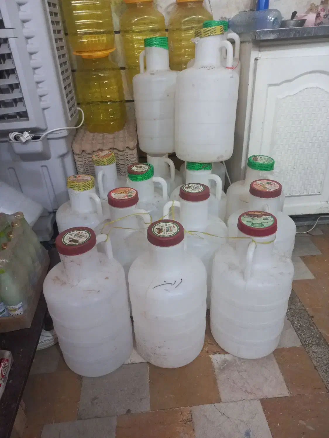 دبه خیارشور و دبه زیتون|ظروف نگهدارنده، پلاستیکی، یک‌بارمصرف|اقبالیه, |دیوار