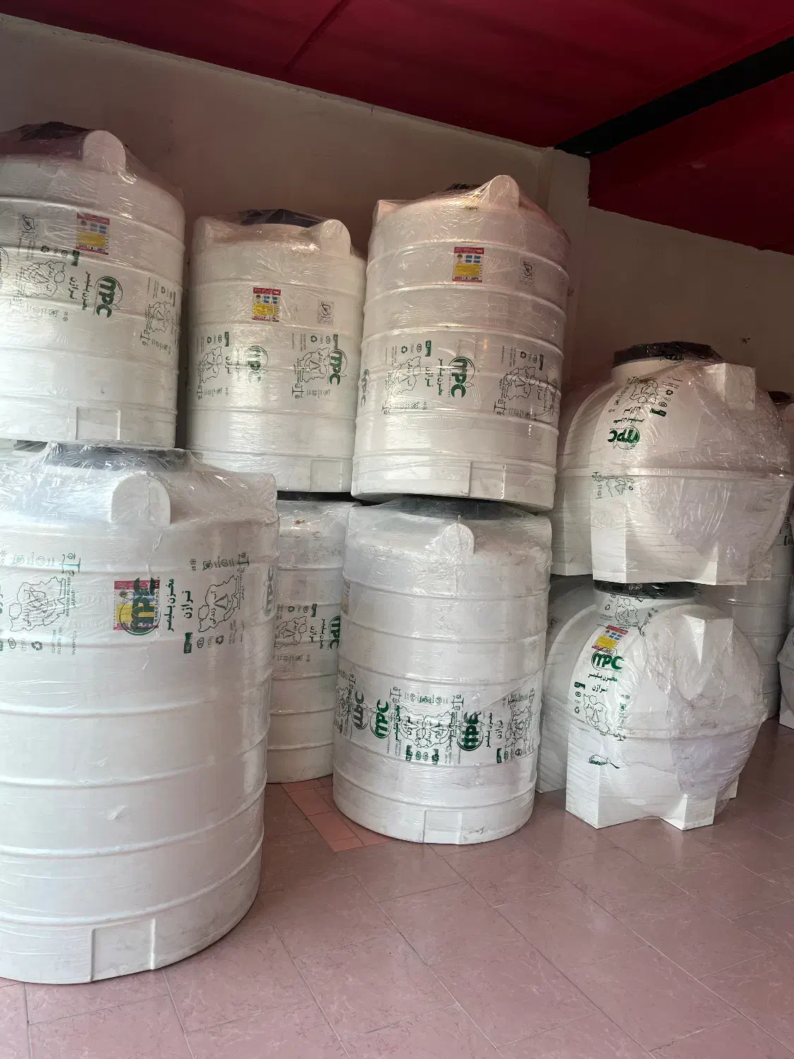 مخزن سه لایه هزار لیتری،منبع آب،تانکر|مصالح و تجهیزات ساختمان|رشت, حومه رشت|دیوار