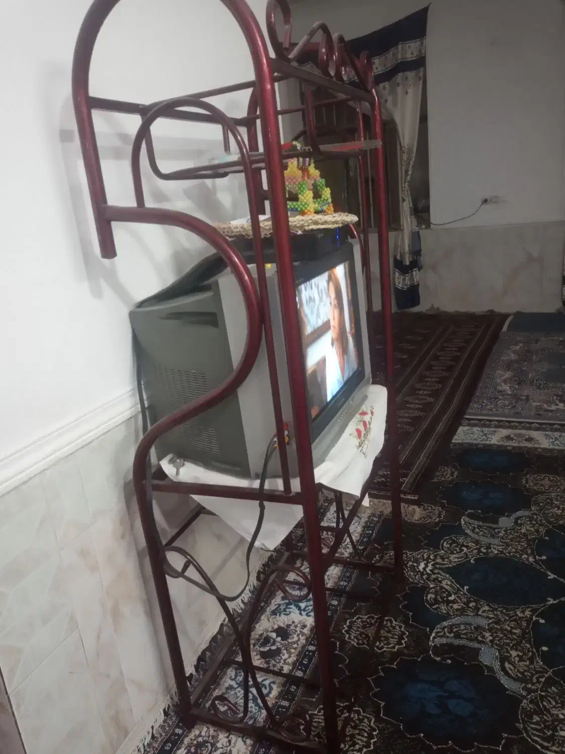 میز و تلویزیون|تلویزیون و پروژکتور|زاهدان, |دیوار