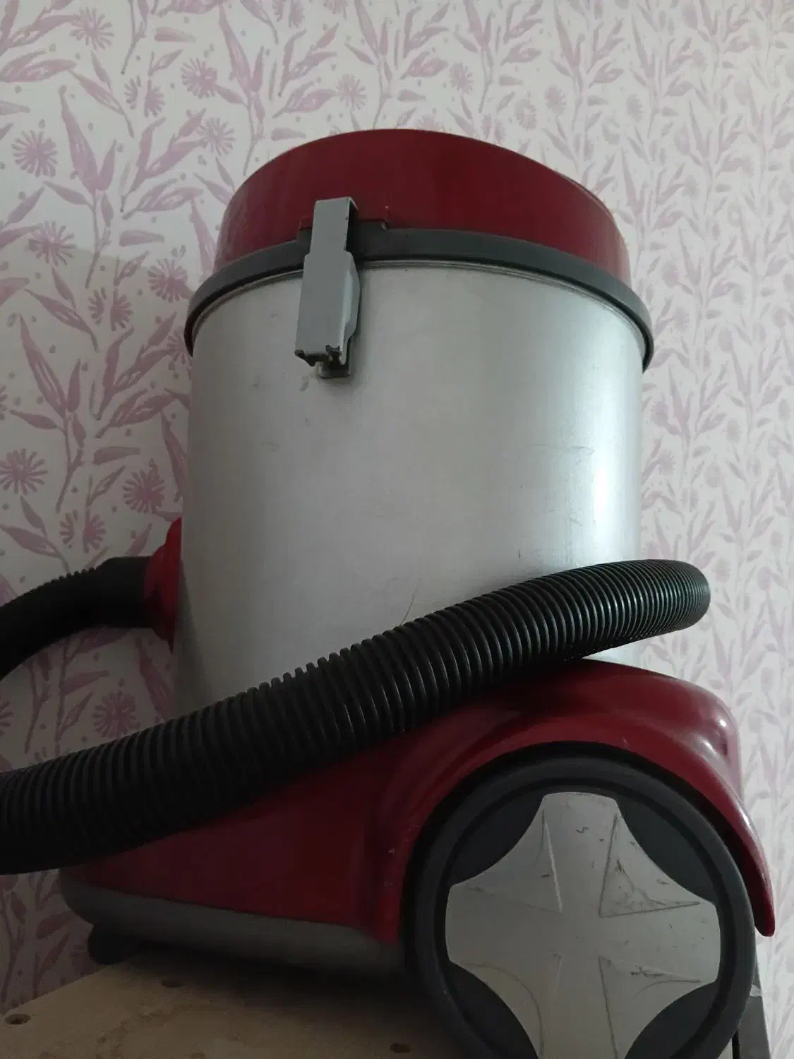 جاروبرقی|جاروبرقی، جارو شارژی، بخارشو|ایذه, |دیوار