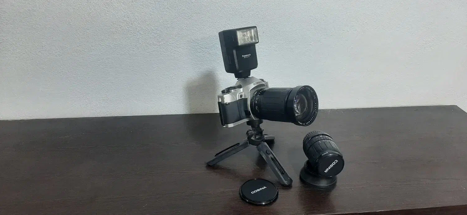 فروش دوربین عکاسی cosina و اولمپیا قدیمی و۲ فلش|دوربین عکاسی و فیلم‌برداری|شیراز, شهرک قمشه|دیوار