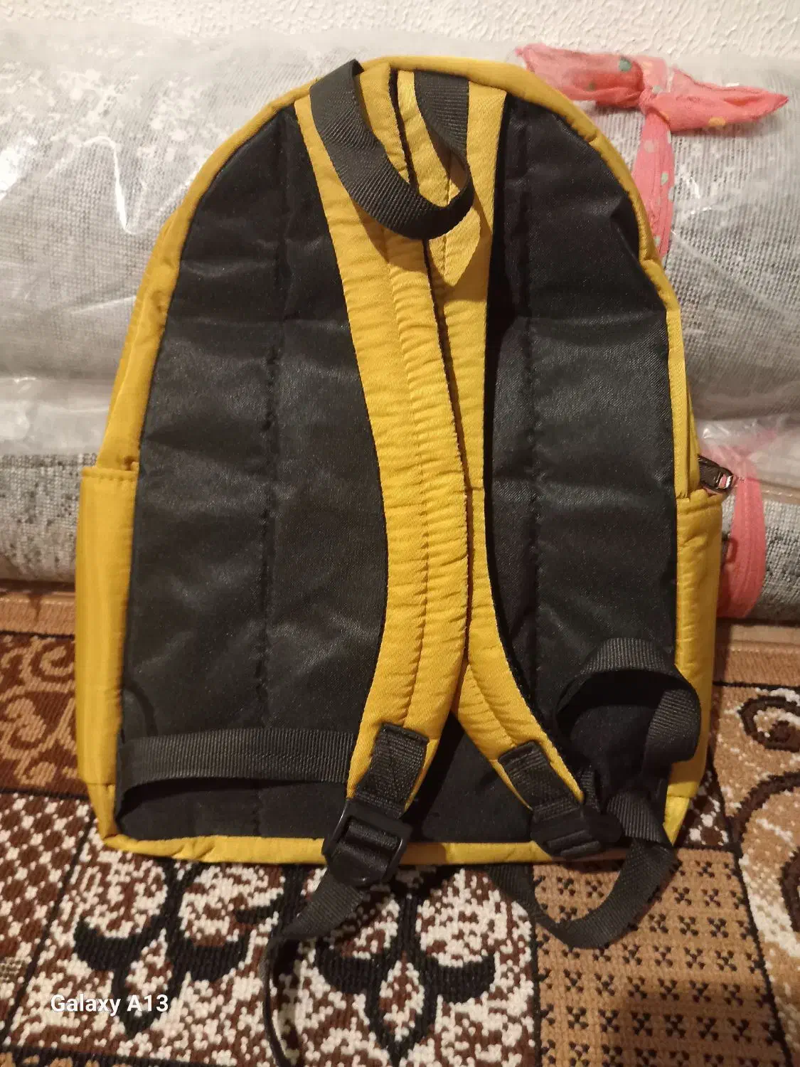 کیف مدرسه|کیف، کفش، کمربند|شاهین‌شهر, شهرک گلدیس|دیوار