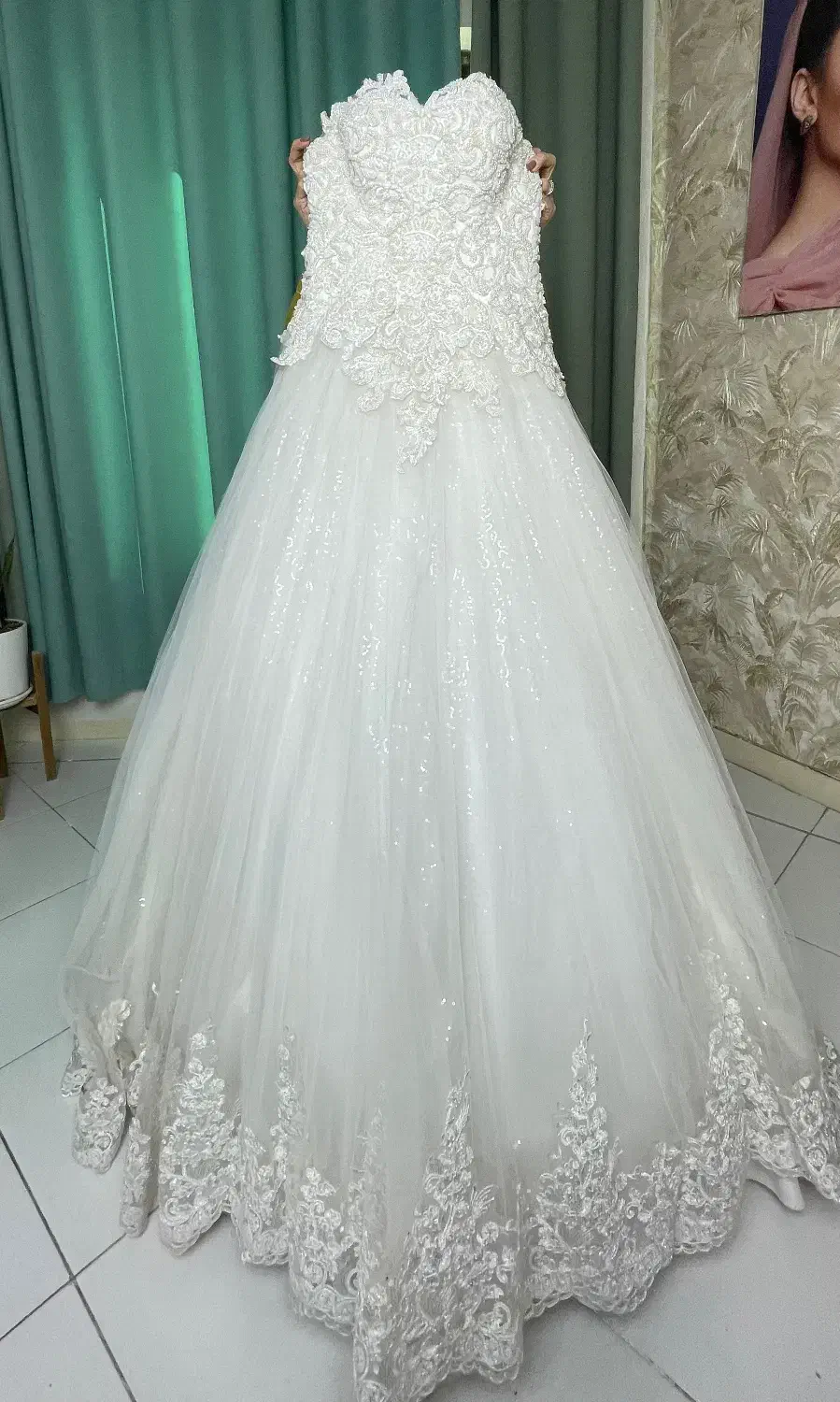 فروش لباس عروس با قیمت فقط دو میلیون|لباس|اصفهان, سعادت‌آباد|دیوار