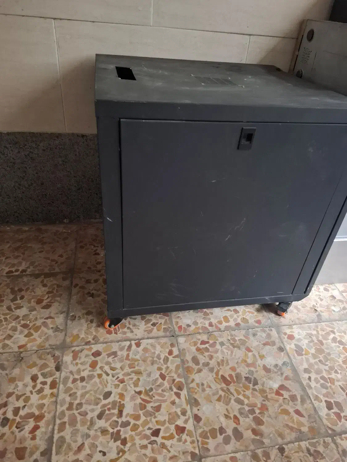 رک سرور فروشی ۱۸ یونیت|مودم و تجهیزات شبکه|تهران, فلاح|دیوار