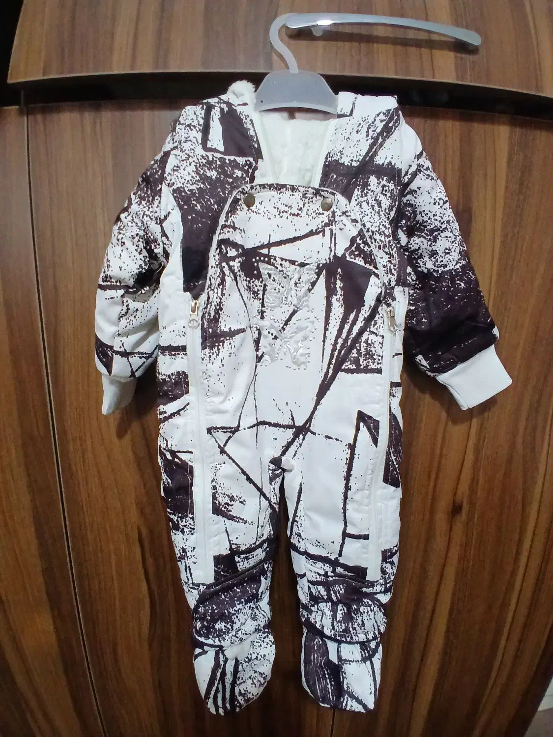 سرهمی نو و جنس عالی|کفش و لباس بچه|خمینیشهر, |دیوار