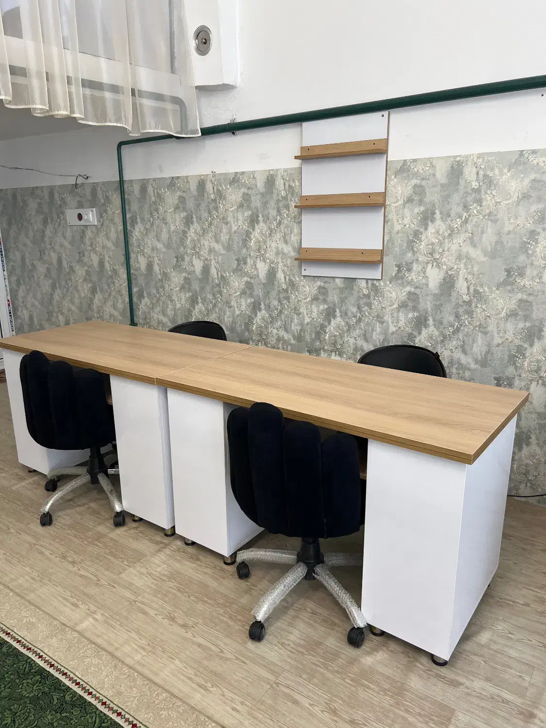 صندلی پدیکور و میز ناخن|آرایشگاه و سالن‌های زیبایی|ارومیه, |دیوار