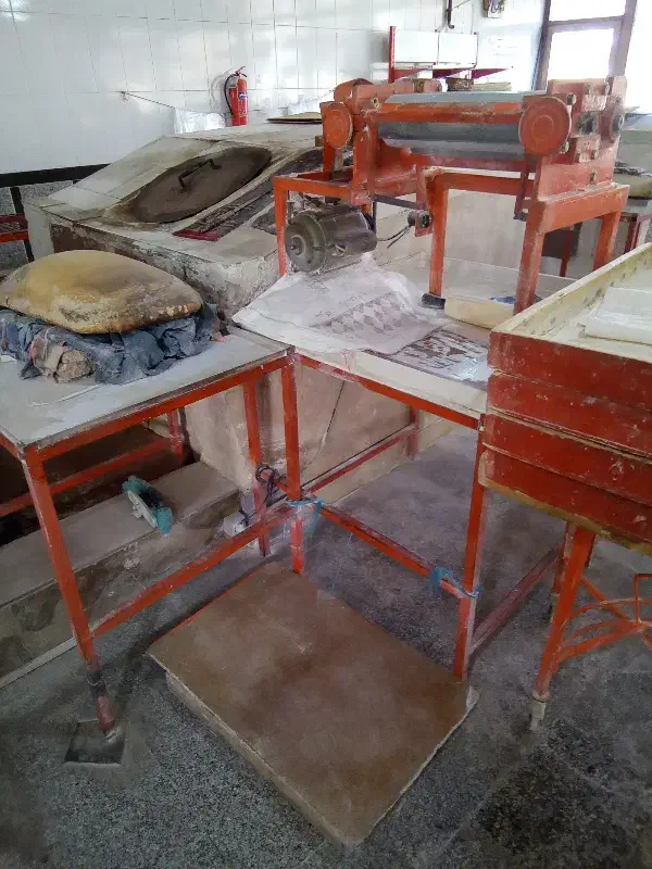 استخدام شاطر نان لواش تنوری و خمیر پهن کن وردنه|استخدام خدمات فروشگاه و رستوران|بناب, |دیوار