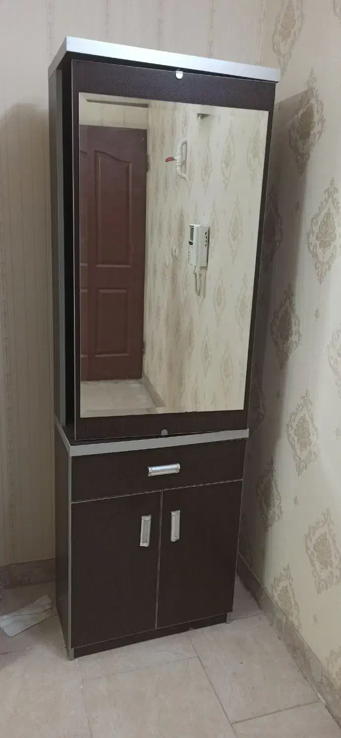 جا کفشی سالم و تمیز|جاکفشی، کمد، دراور|قرچک, شهرک طلائیه|دیوار