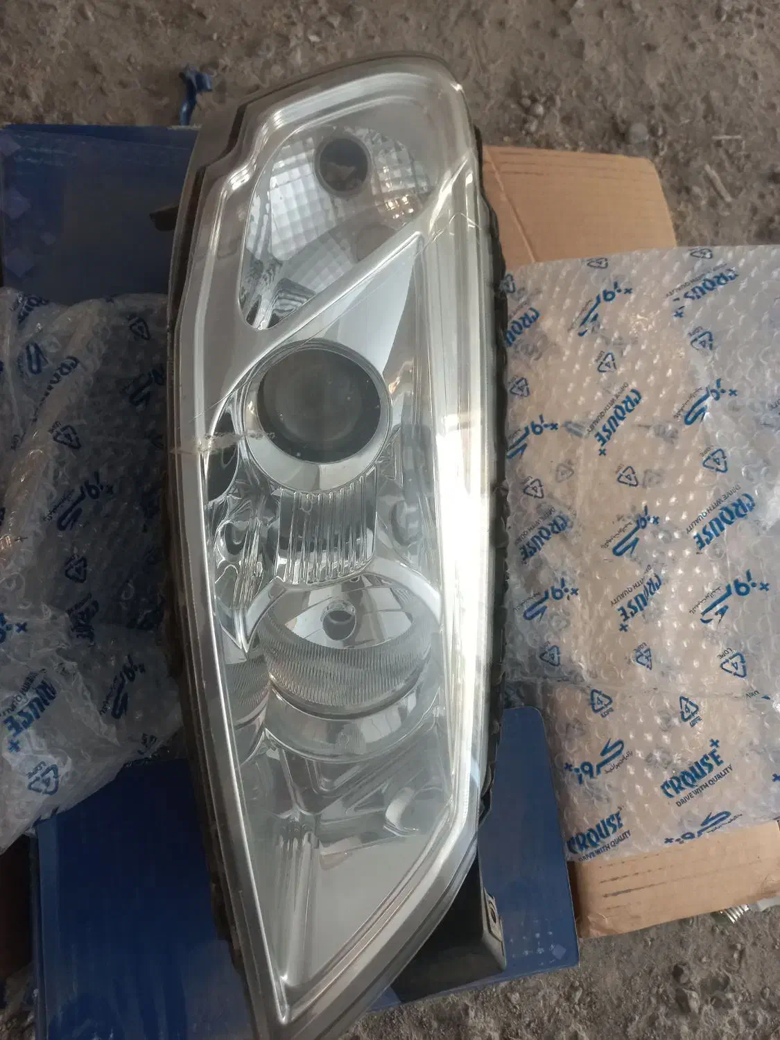 چراغ جلوی رانا|قطعات یدکی و لوازم جانبی|تبریز, |دیوار