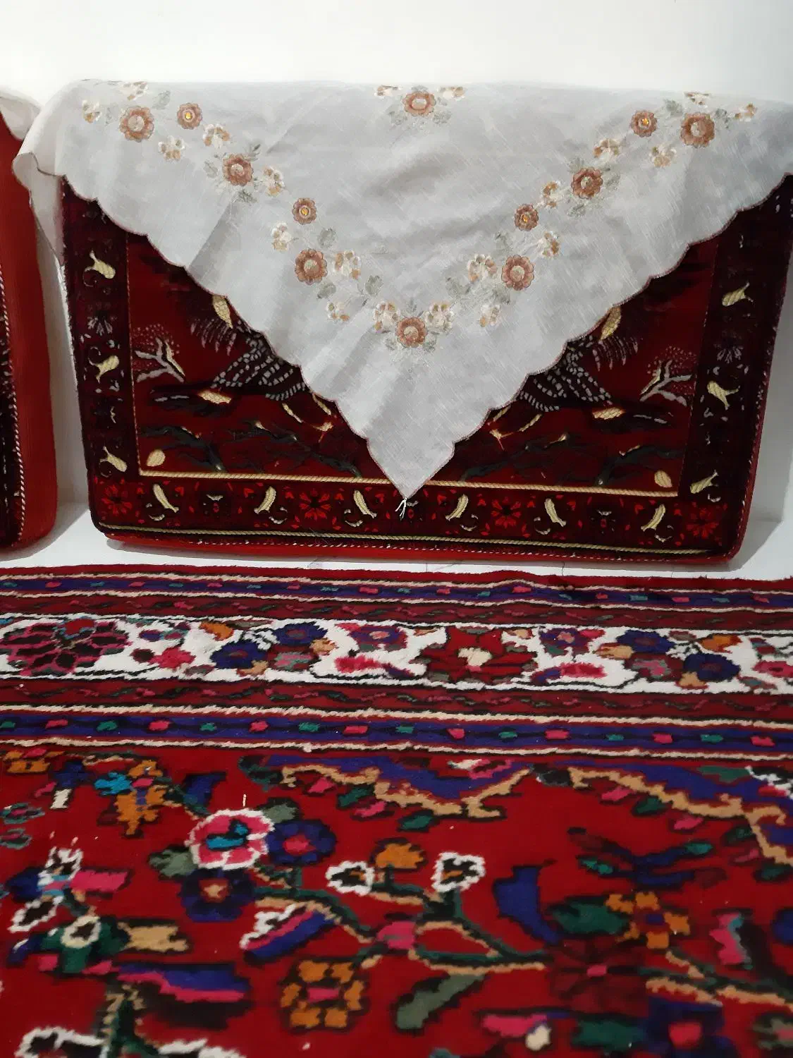 یک جفت پشتی|پشتی|تبریز, |دیوار