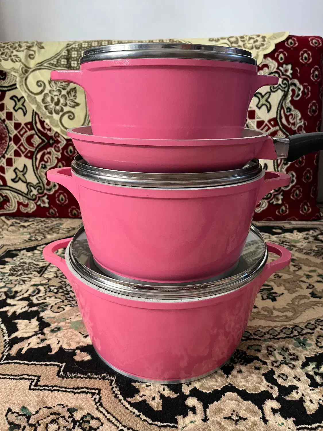 قابلمه چدن گرانیت|ظروف پخت‌وپز|آکند, |دیوار