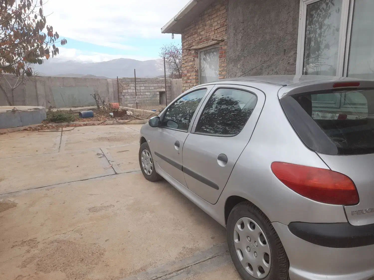 206 تیپ۲  مدل ۸۳ قابل معاوضه با گاو .گوسفند|خودرو سواری و وانت|هوراند, |دیوار