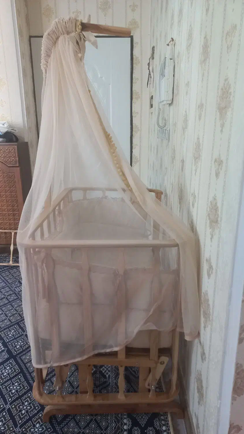 تخت کنار مادر|تخت و صندلی بچه|گلستان (تهران), |دیوار