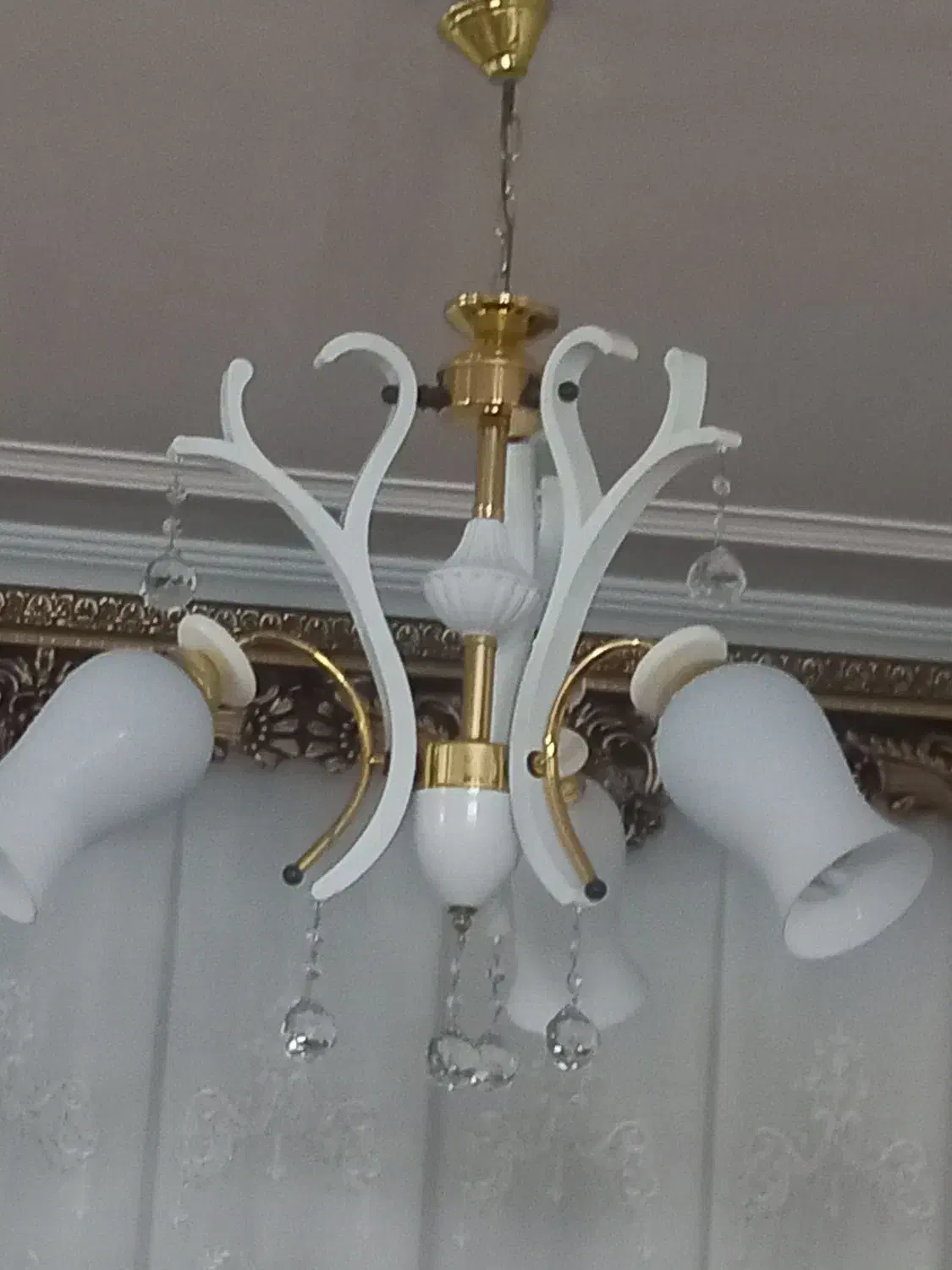 ۴عددلوستر سه شاخه شیشه ای کاملا سالم در حد نو|لوستر و چراغ آویز|مرند, |دیوار