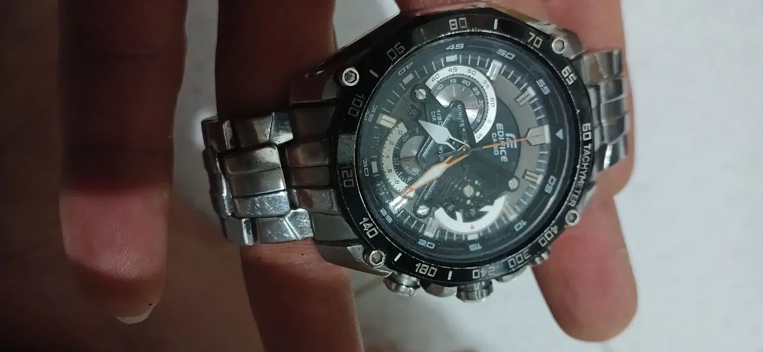 ادیفیس کاسیو|ساعت|شیراز, شاه قلی بیگی|دیوار