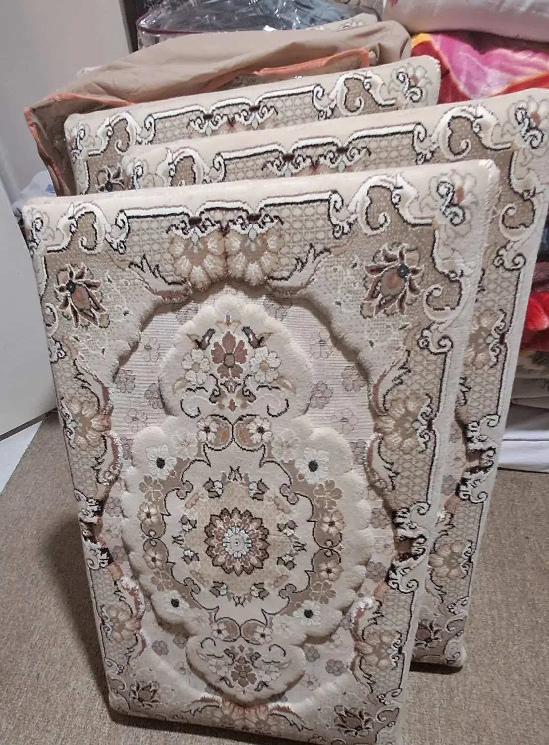 ۶ عدد پشتی|پشتی|اسلام‌شهر, شهرک مفیدی|دیوار