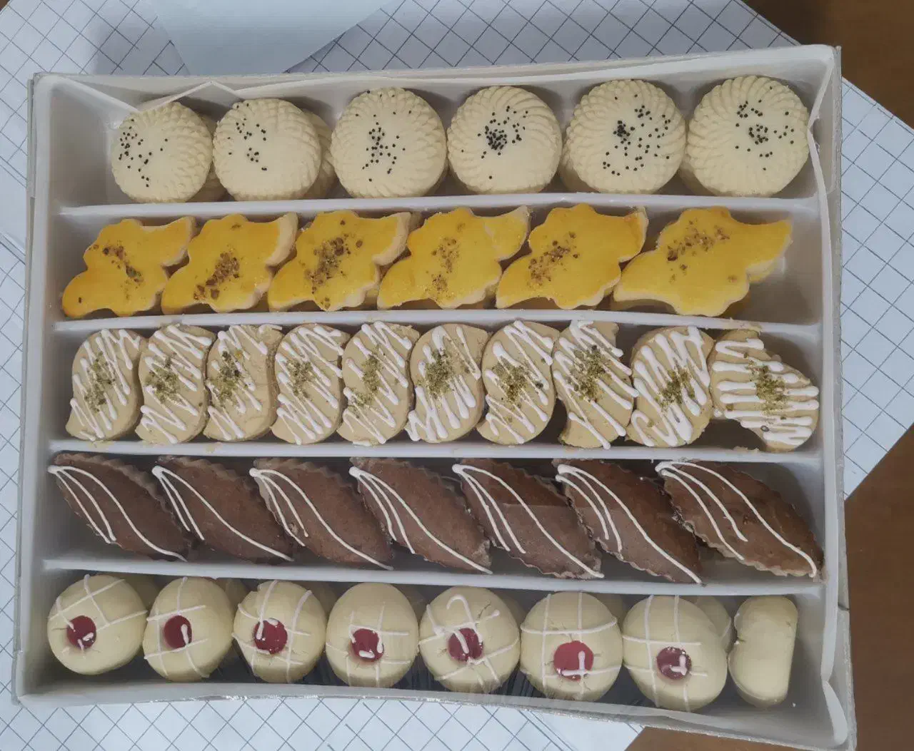 شیرینی خانگی مخلوط|خدمات پذیرایی، مراسم|سبزوار, امیر کبیر|دیوار