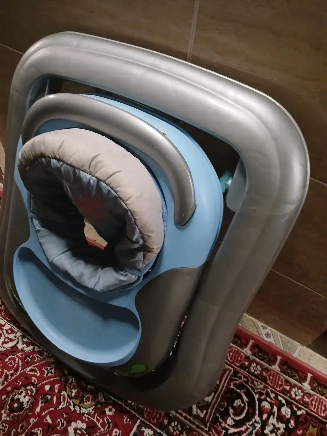 رُرُرَک در حد نو|کالسکه و لوازم جانبی|رشت, دروازه لاکان|دیوار