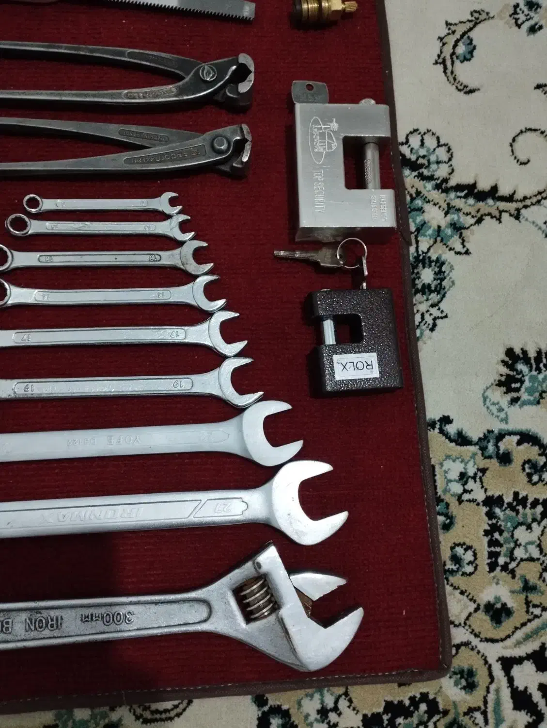 ابزار الات چهارپایه تاشو اچار|ابزارآلات|فولادشهر, A2|دیوار