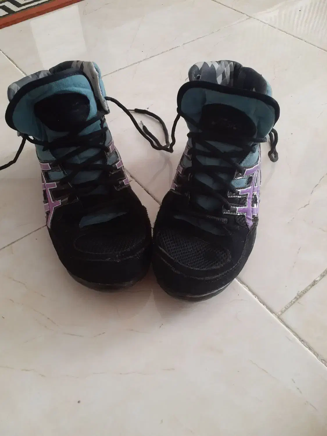 کفش ورزشی|کیف، کفش، کمربند|ماهدشت, |دیوار