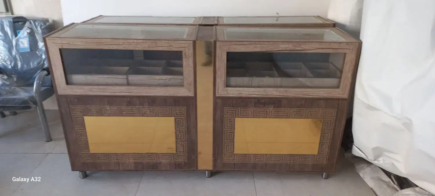 ویترین وپیش خوان مغازه.mdfوفلزی|فروشگاه و مغازه|مبارکه, |دیوار