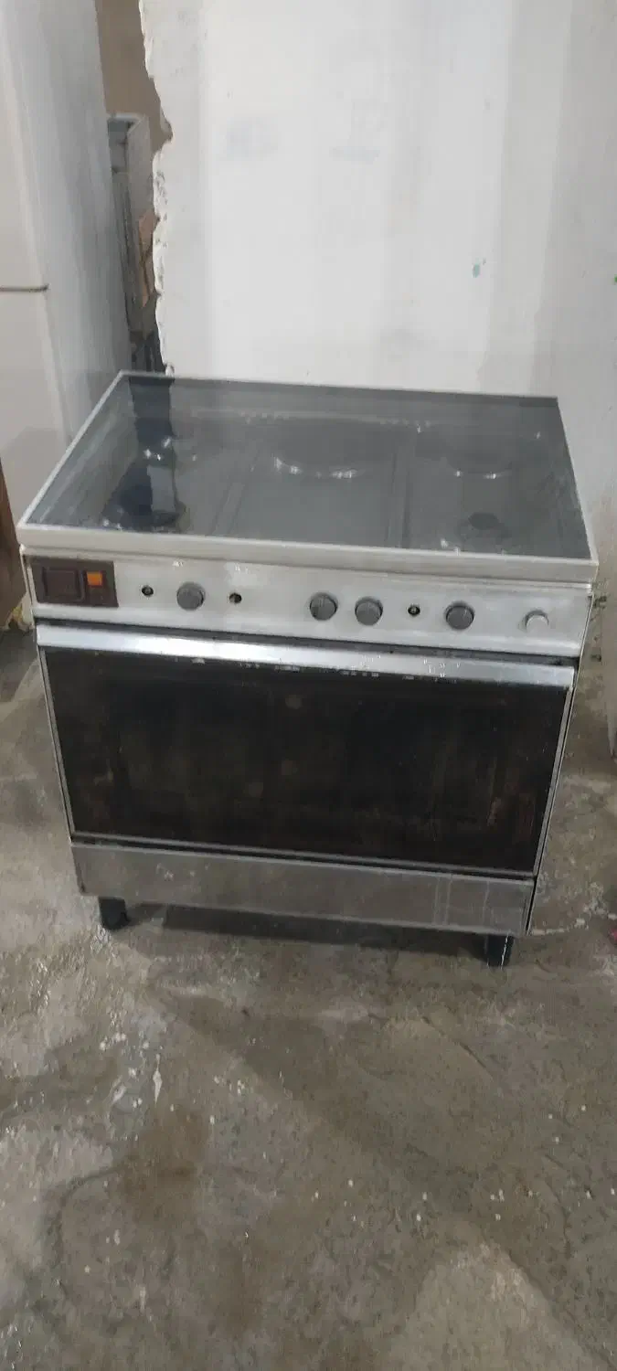 گاز تمام استیل فر دار برقی در حد|اجاق گاز و لوازم برقی پخت‌وپز|چابهار, |دیوار