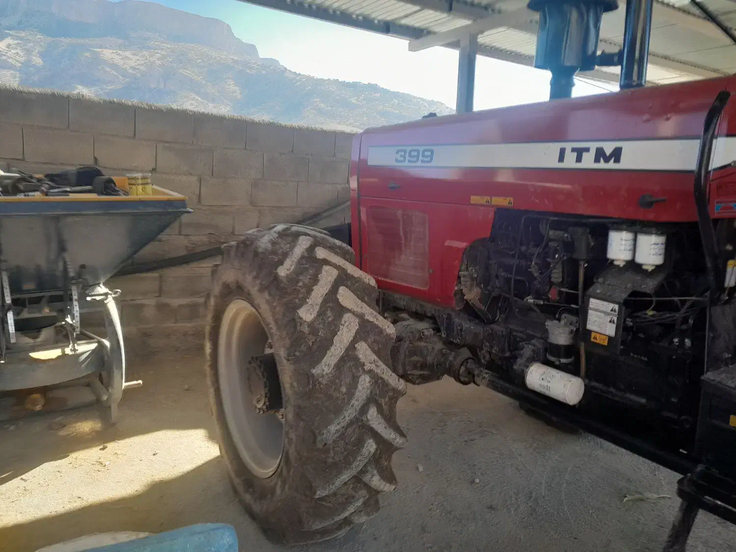 شخم زنی باتراکتور شش سلند باقیمت منصفانه در ذهاو|خدمات باغبانی و درختکاری|سرپل ذهاب, |دیوار