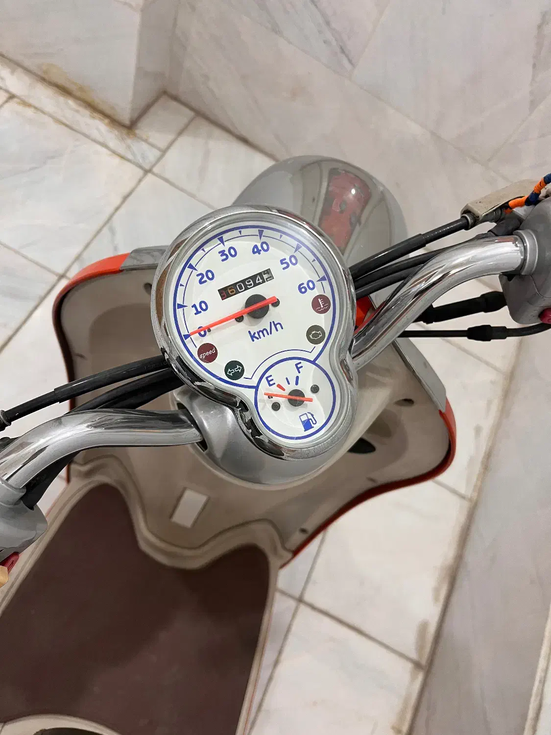 وینو یاماها انژکتور|موتورسیکلت|اصفهان, باغ نگاره|دیوار